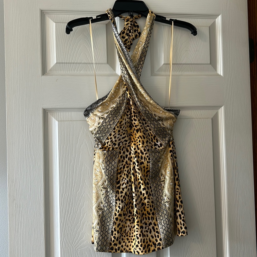 Cache halter top w padded cups. Size L